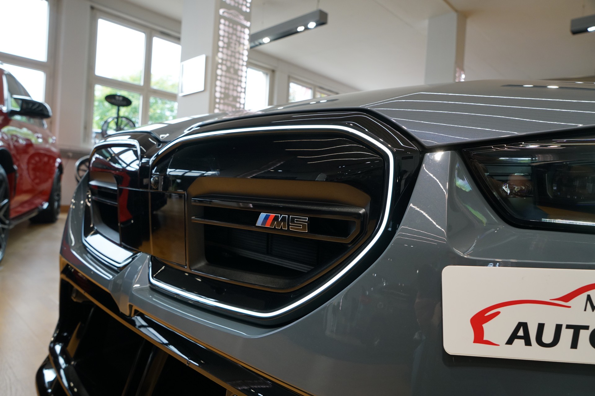 BMW M5 xDrive Touring Individual Storm Bay-image-4