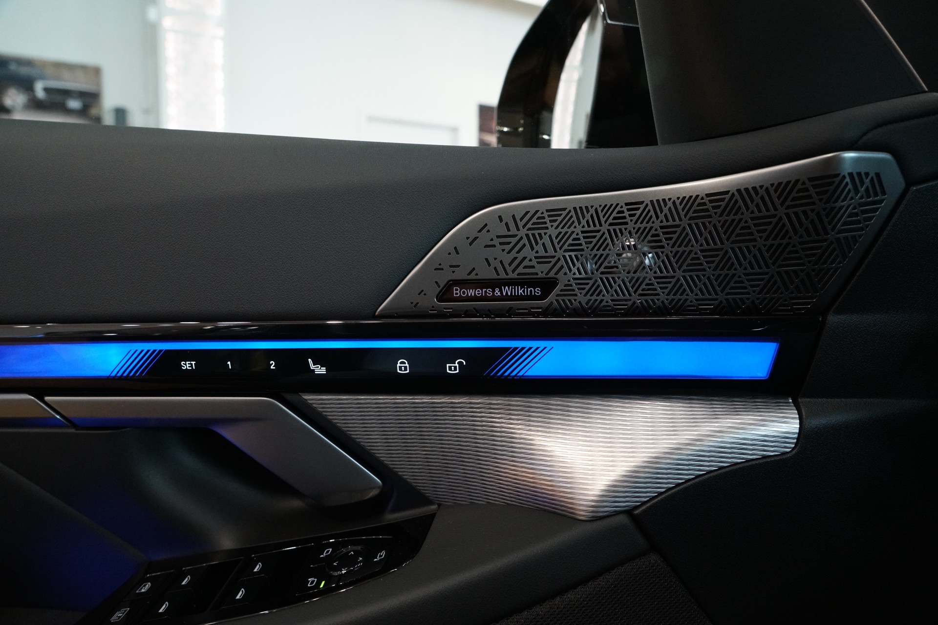 BMW M5 xDrive Touring Individual Storm Bay-image-22