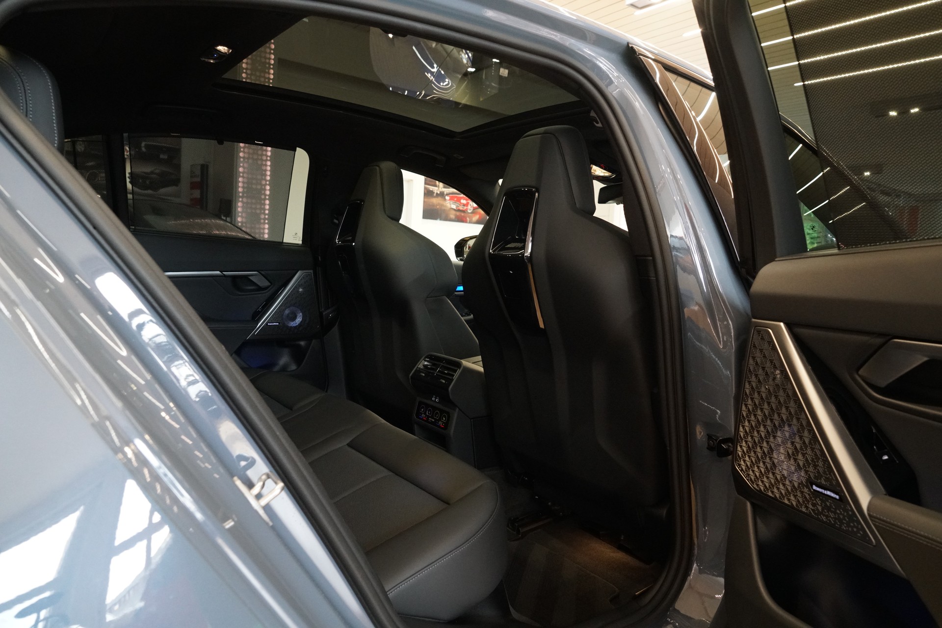 BMW M5 xDrive Touring Individual Storm Bay-image-23