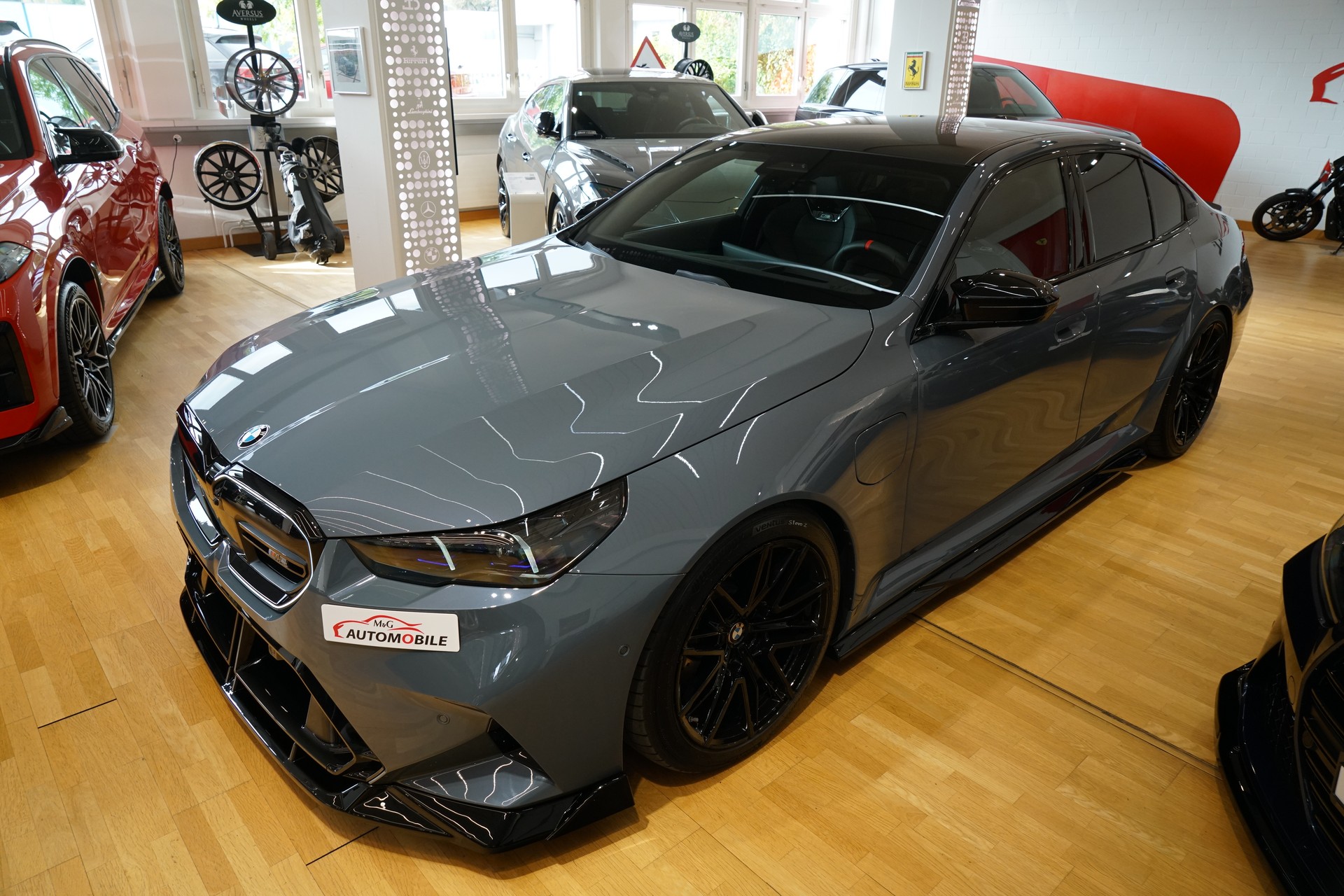 BMW M5 xDrive Touring Individual Storm Bay-image-14