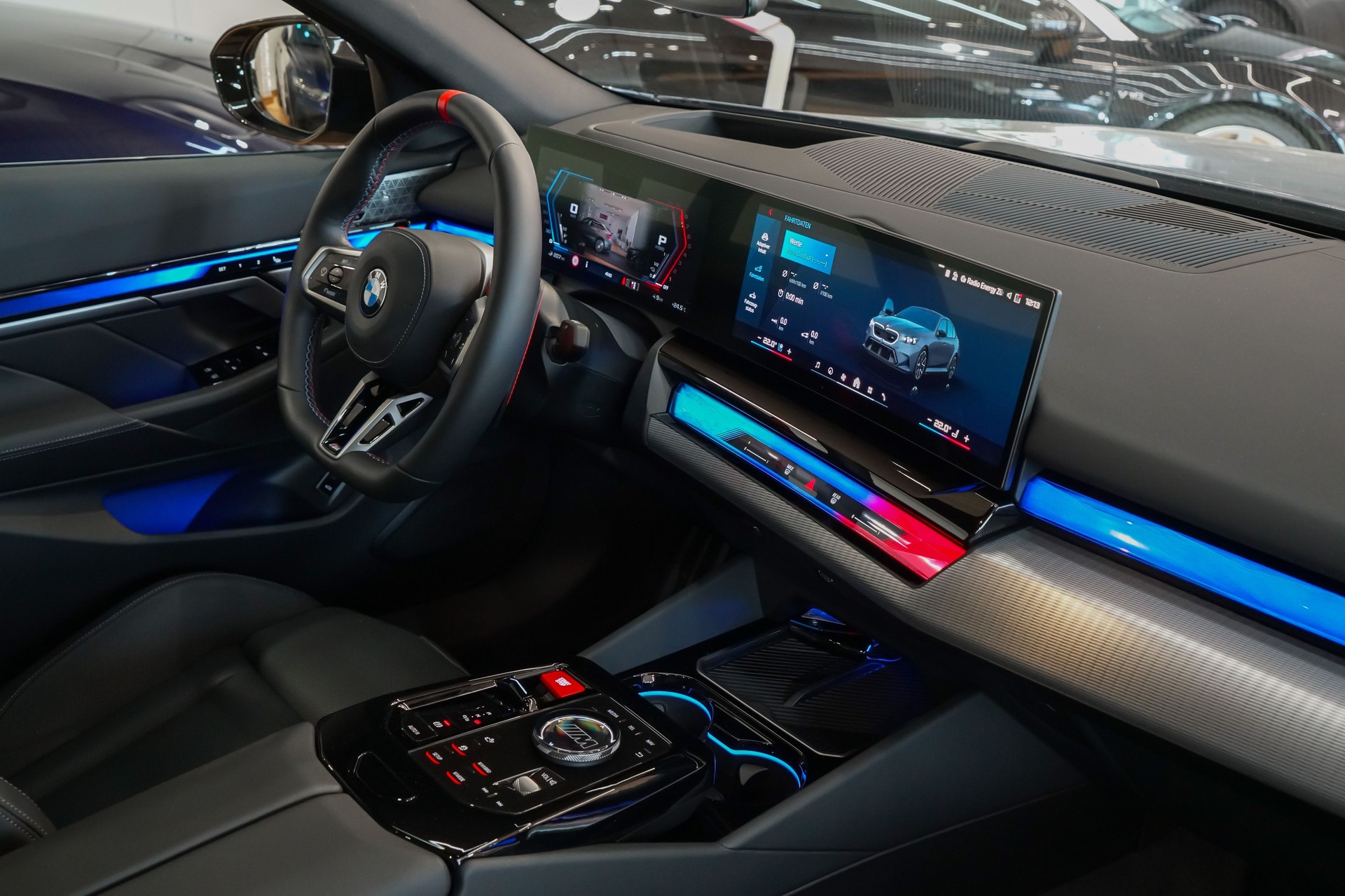 BMW M5 xDrive Individual Storm Bay-image-28