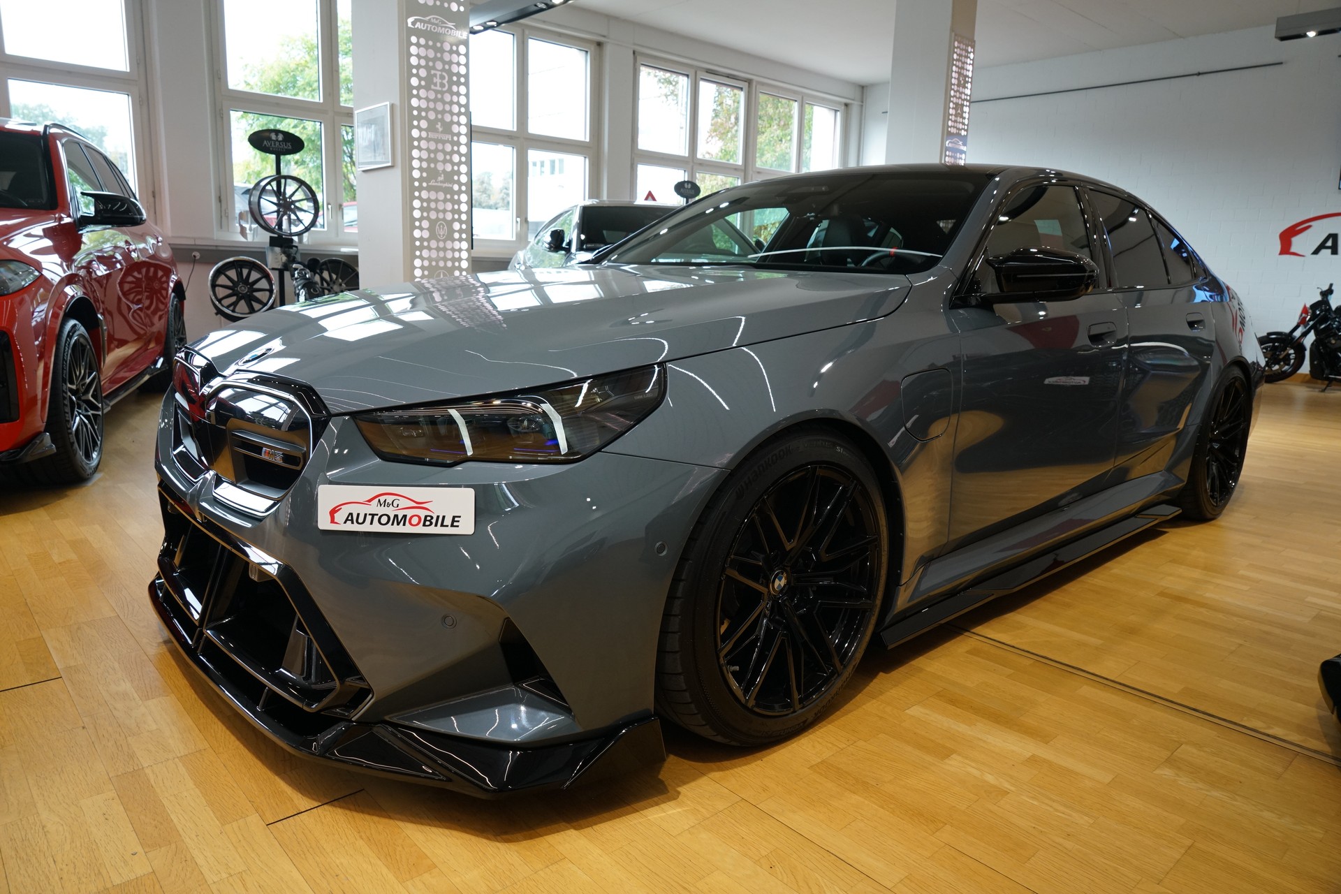 BMW M5 xDrive Touring Individual Storm Bay-image-0