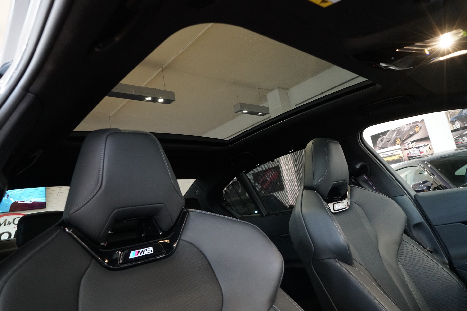 BMW M5 xDrive Touring Individual Storm Bay-image-18