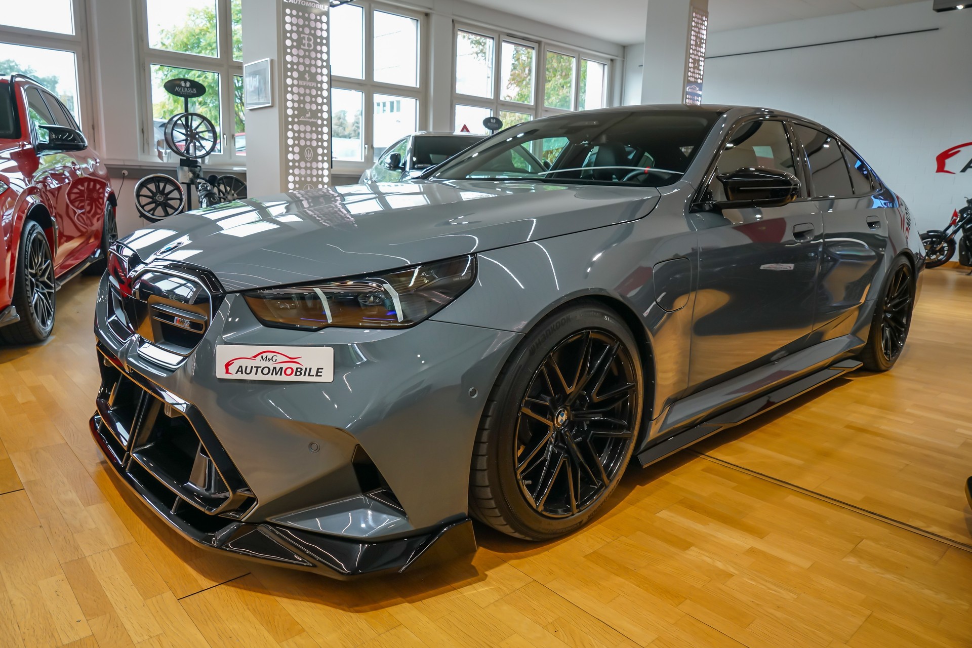 BMW M5 xDrive Touring Individual Storm Bay