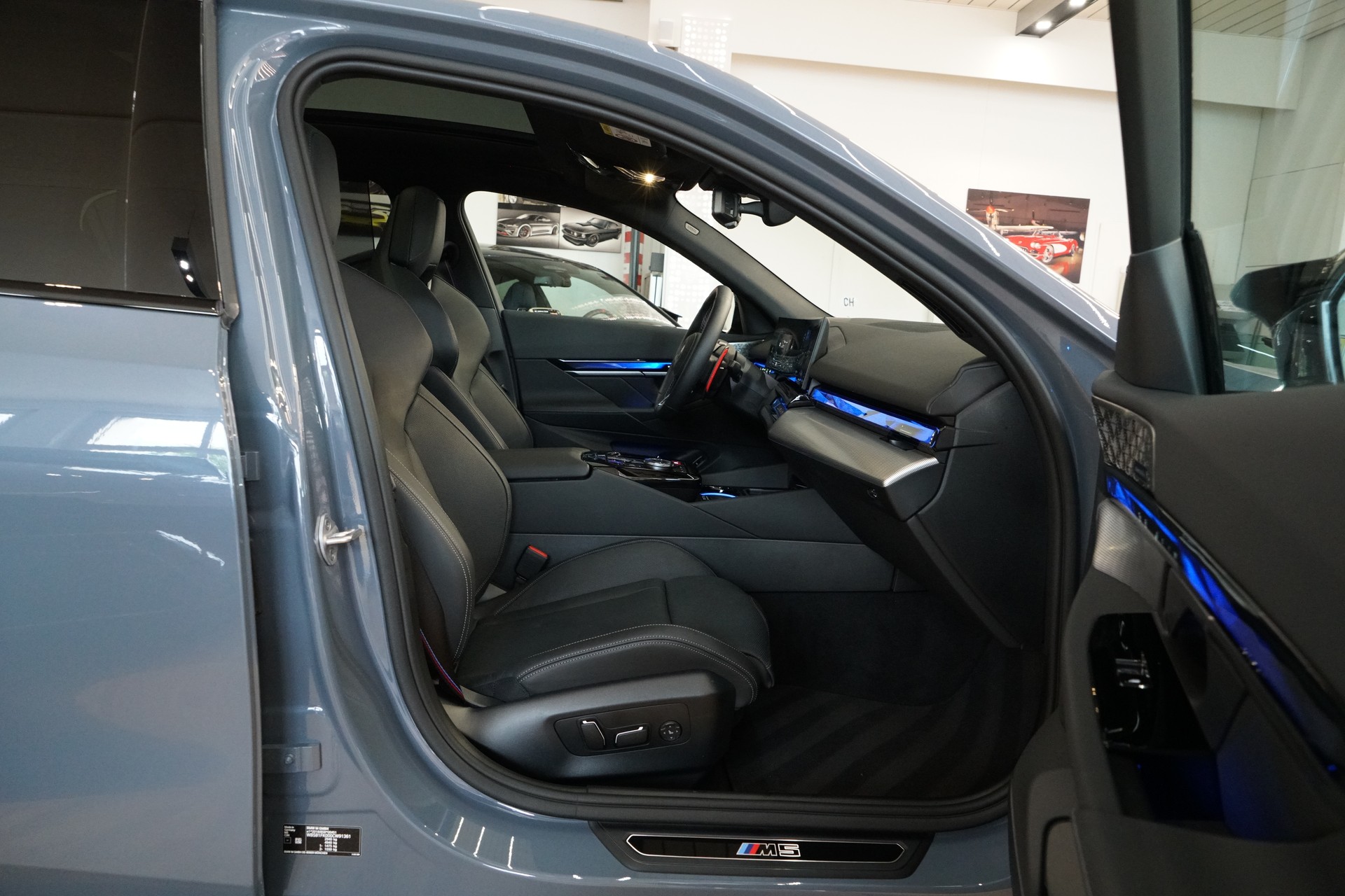BMW M5 xDrive Touring Individual Storm Bay-image-29