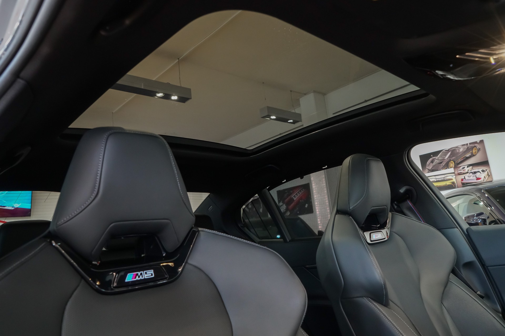 BMW M5 xDrive Individual Storm Bay-image-18