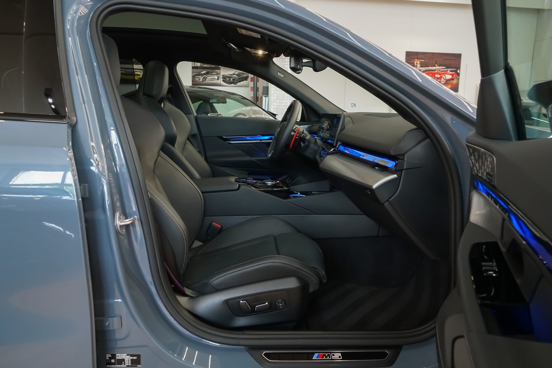 BMW M5 xDrive Individual Storm Bay-image-29