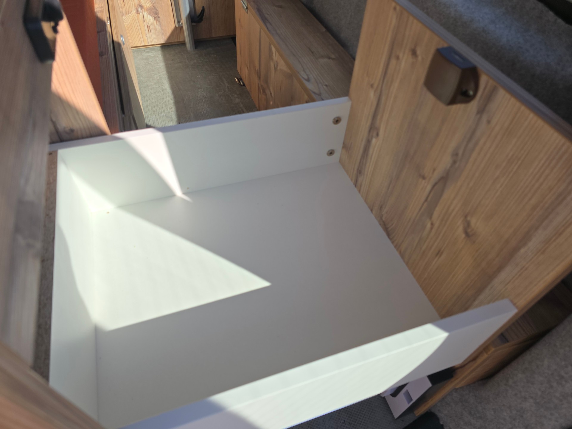 VW GEOVAN L - 102 PS - Benzin - Klima - PDC - DAB+ - 2 x Schiebetür - grosses Fensterpaket-image-8