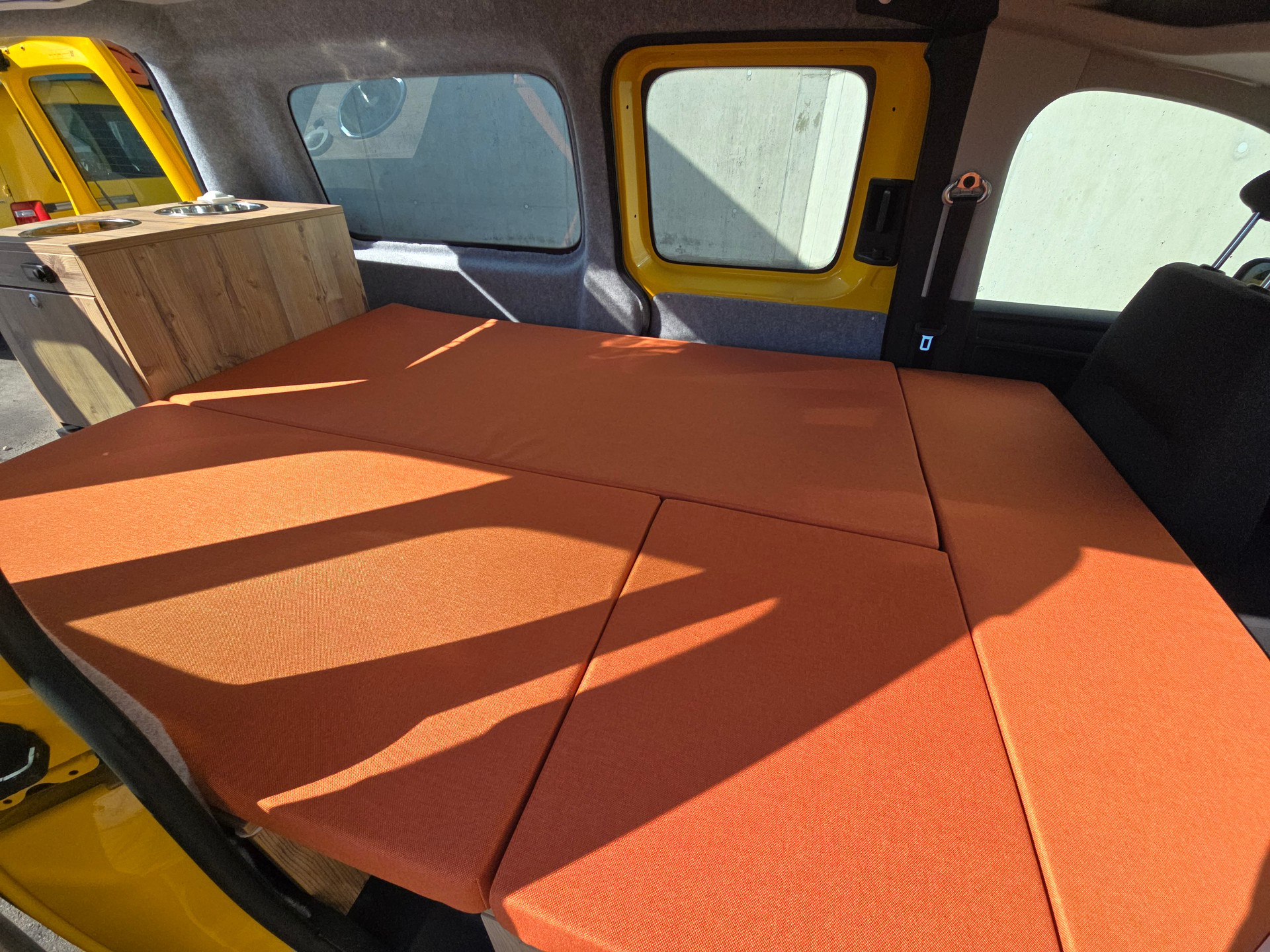 VW GEOVAN L - 102 PS - Benzin - Klima - PDC - DAB+ - 2 x Schiebetür - grosses Fensterpaket-image-14