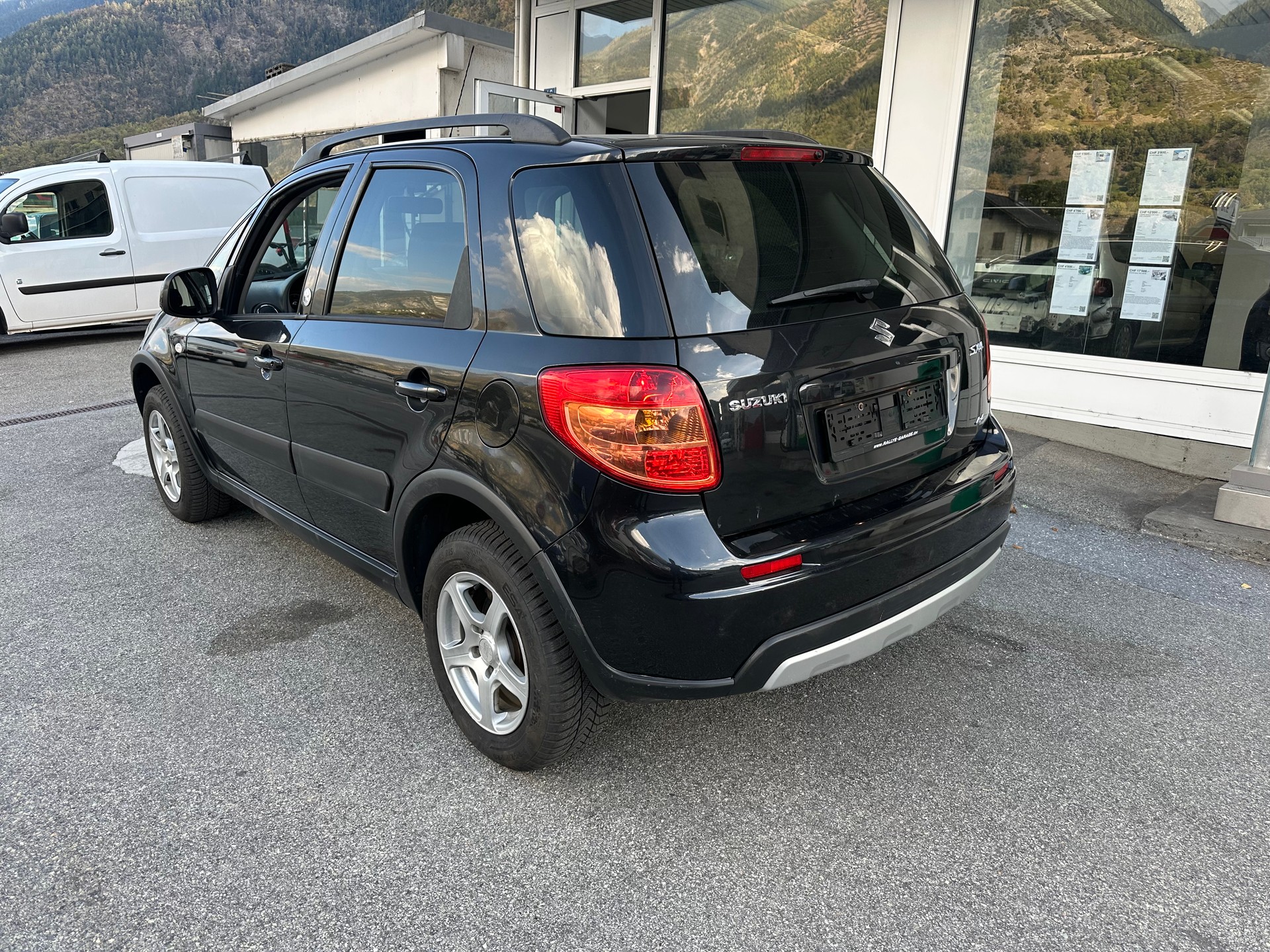 SUZUKI SX4 1.6 16V GL Top Barry 4WD-image-4