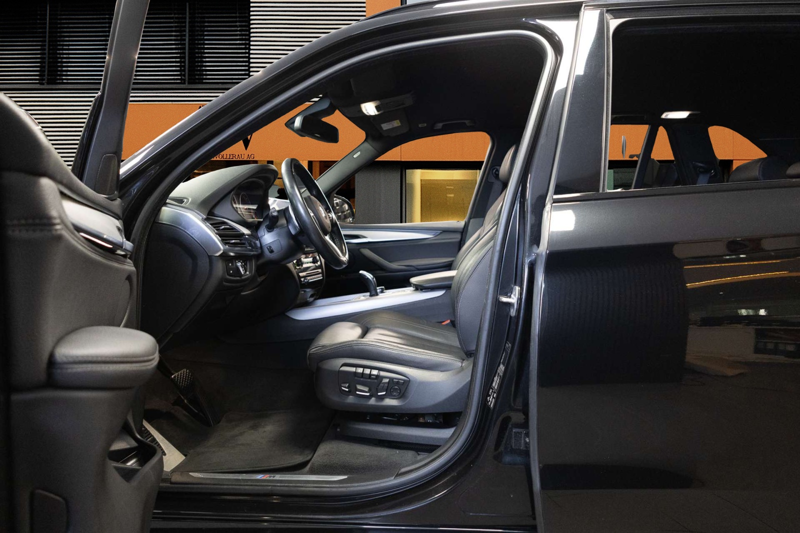 BMW X5 30d M Sport xDrive SAG / CH-Fz-Gratis Service/Pano-AHK-ACC-Totwinkel-Harman Kardon-Top Zustand-image-5