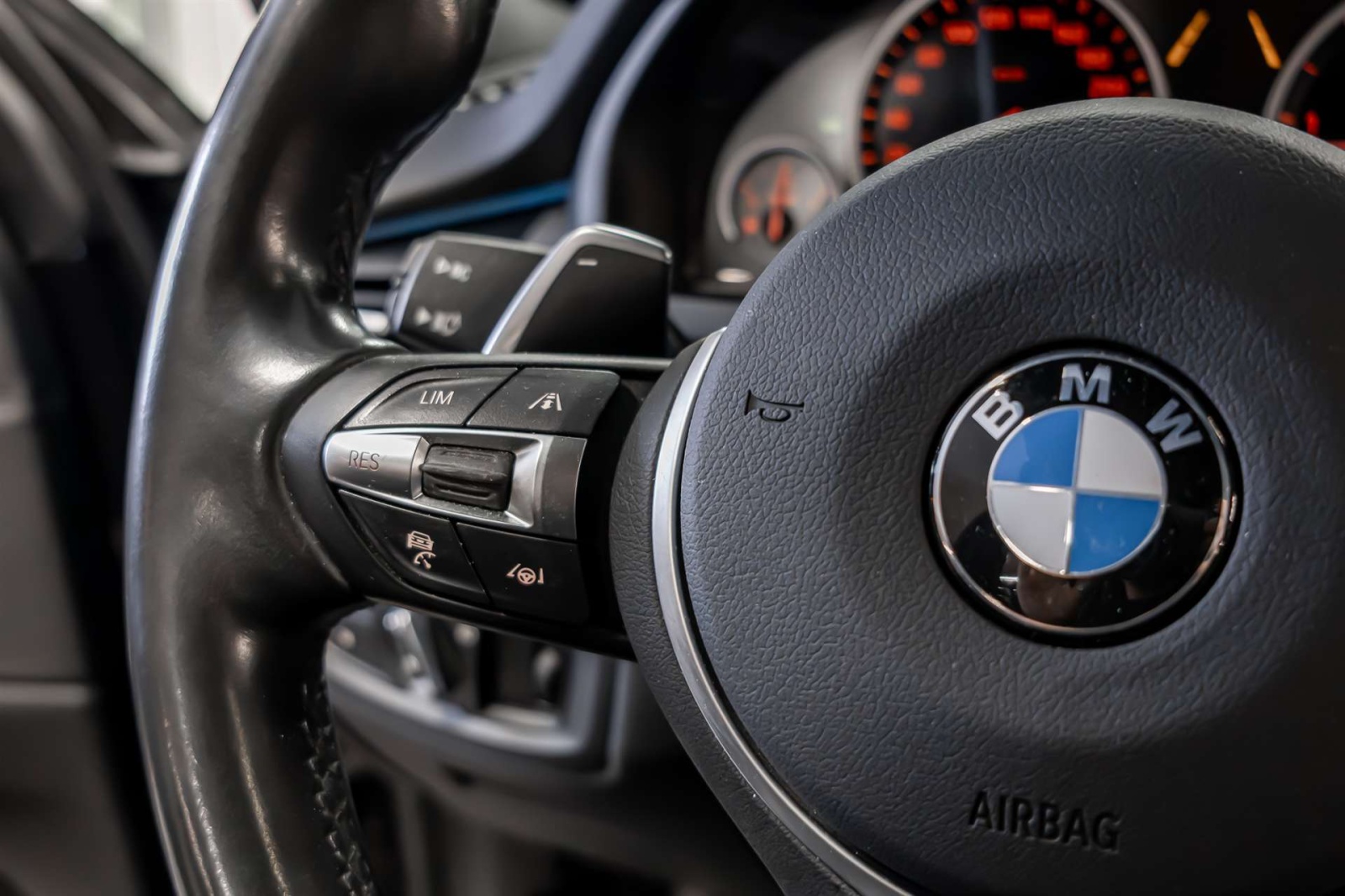 BMW X5 30d M Sport xDrive SAG / CH-Fz-Gratis Service/Pano-AHK-ACC-Totwinkel-Harman Kardon-Top Zustand-image-13
