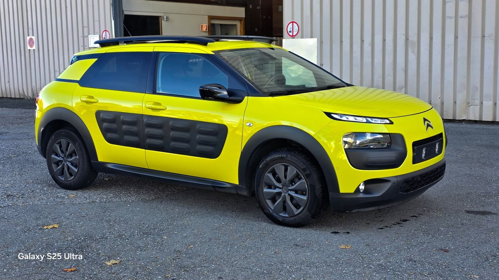 CITROEN C4 Cactus 1.6 e-HDi Feel ETG6-image-1