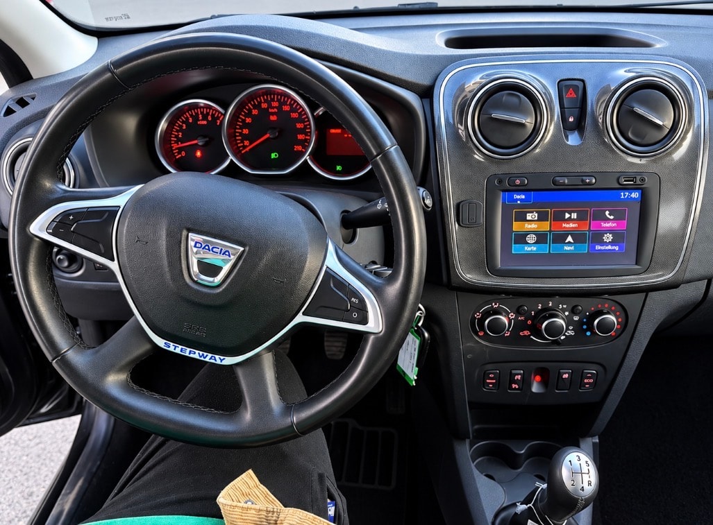 DACIA Sandero TCe 90 Stepway Unlimited 2-image-8