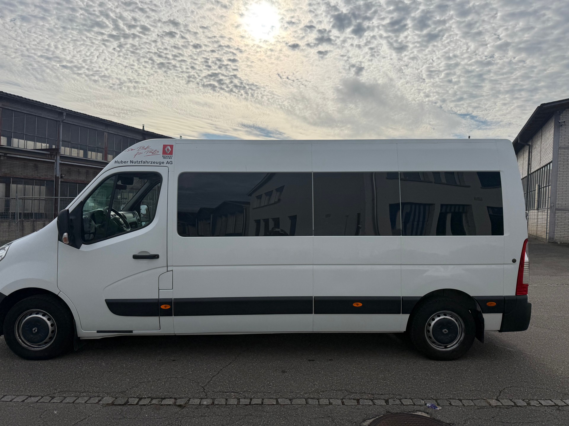 RENAULT Master T39 2.3dCi Minibus 17 L3H2 Quickshift-image-4