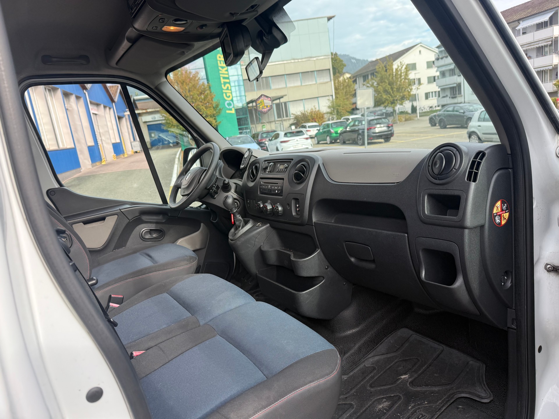 RENAULT Master T39 2.3dCi Minibus 17 L3H2 Quickshift-image-12