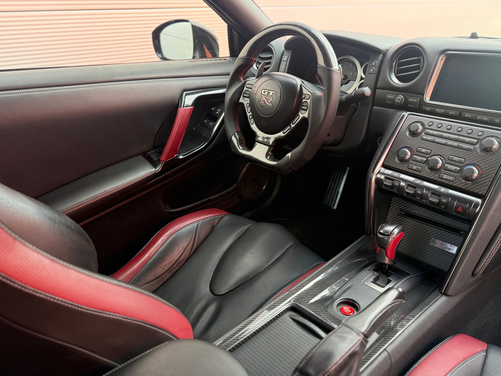 NISSAN GT-R 3.8 V6 Biturbo Black Edition-image-8