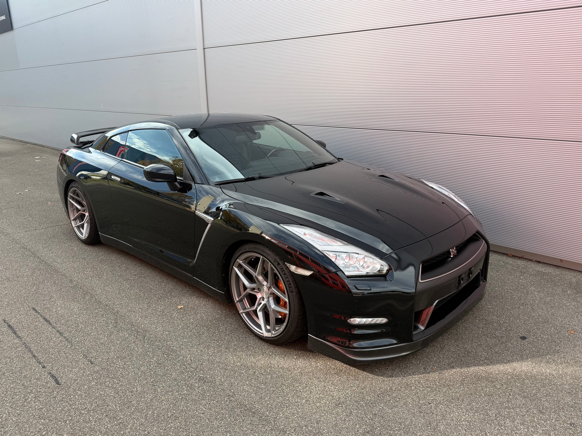 NISSAN GT-R 3.8 V6 Biturbo Black Edition-image-1