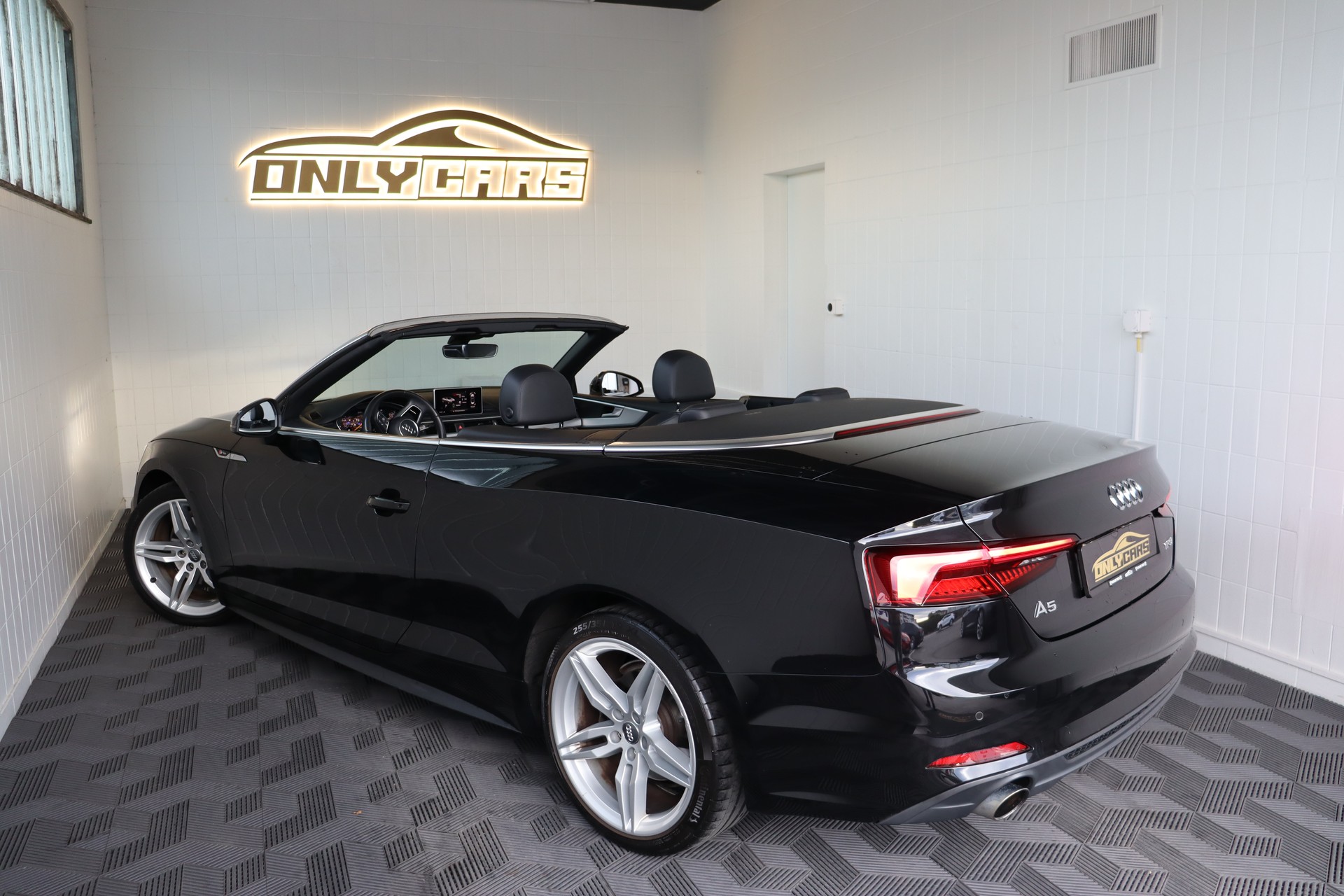 AUDI A5 Cabriolet 2.0 TFSI Sport S-tronic-image-28