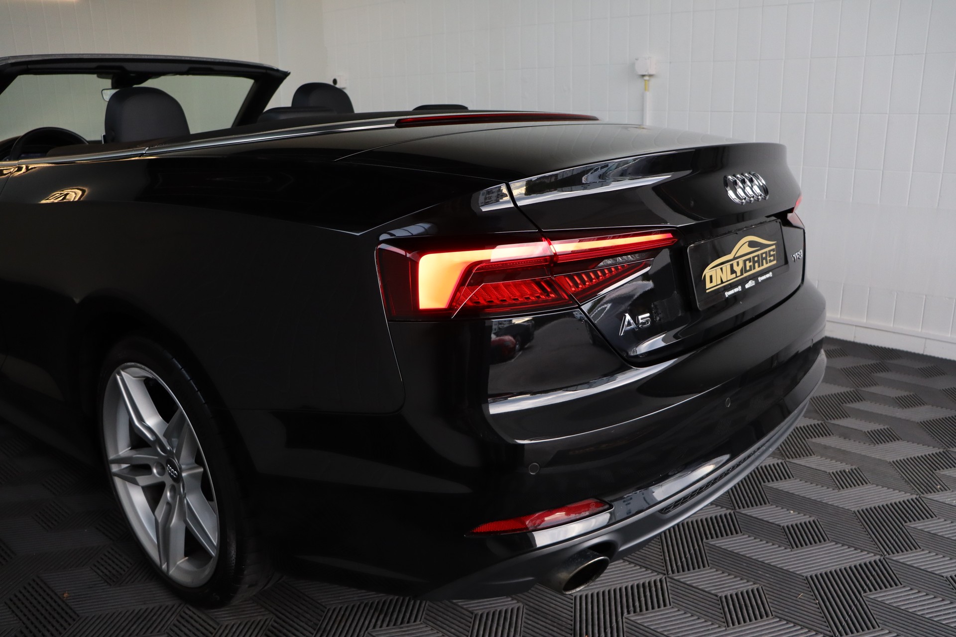 AUDI A5 Cabriolet 2.0 TFSI Sport S-tronic-image-11