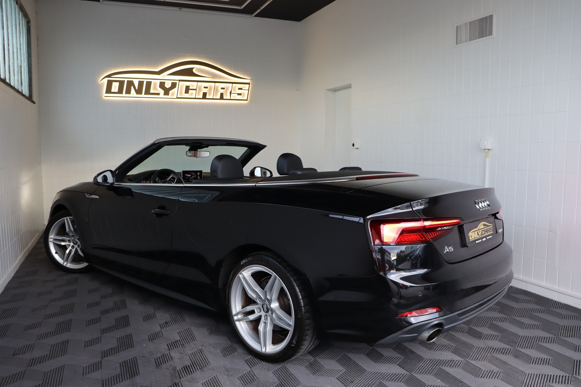 AUDI A5 Cabriolet 2.0 TFSI Sport S-tronic-image-29