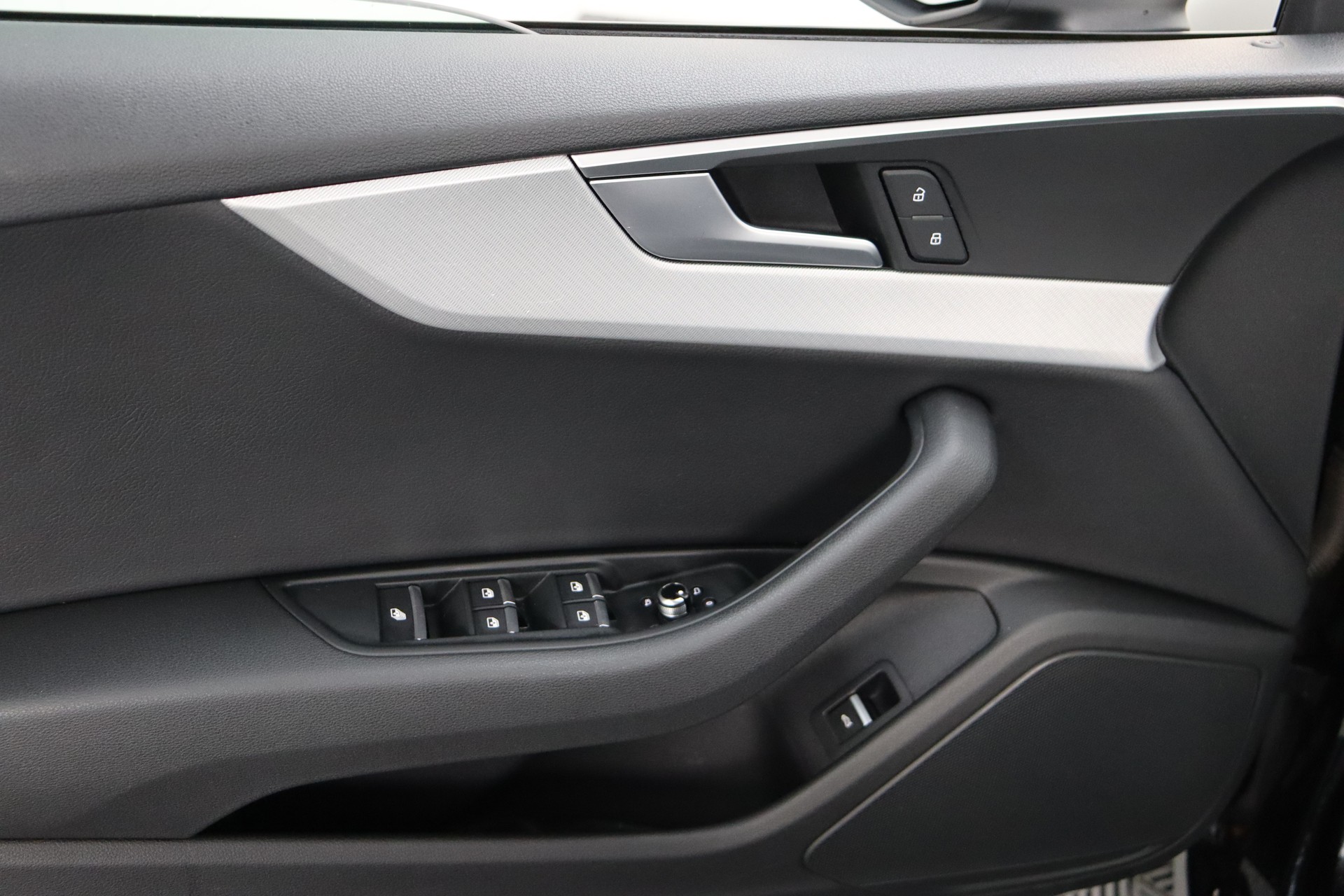 AUDI A5 Cabriolet 2.0 TFSI Sport S-tronic-image-19