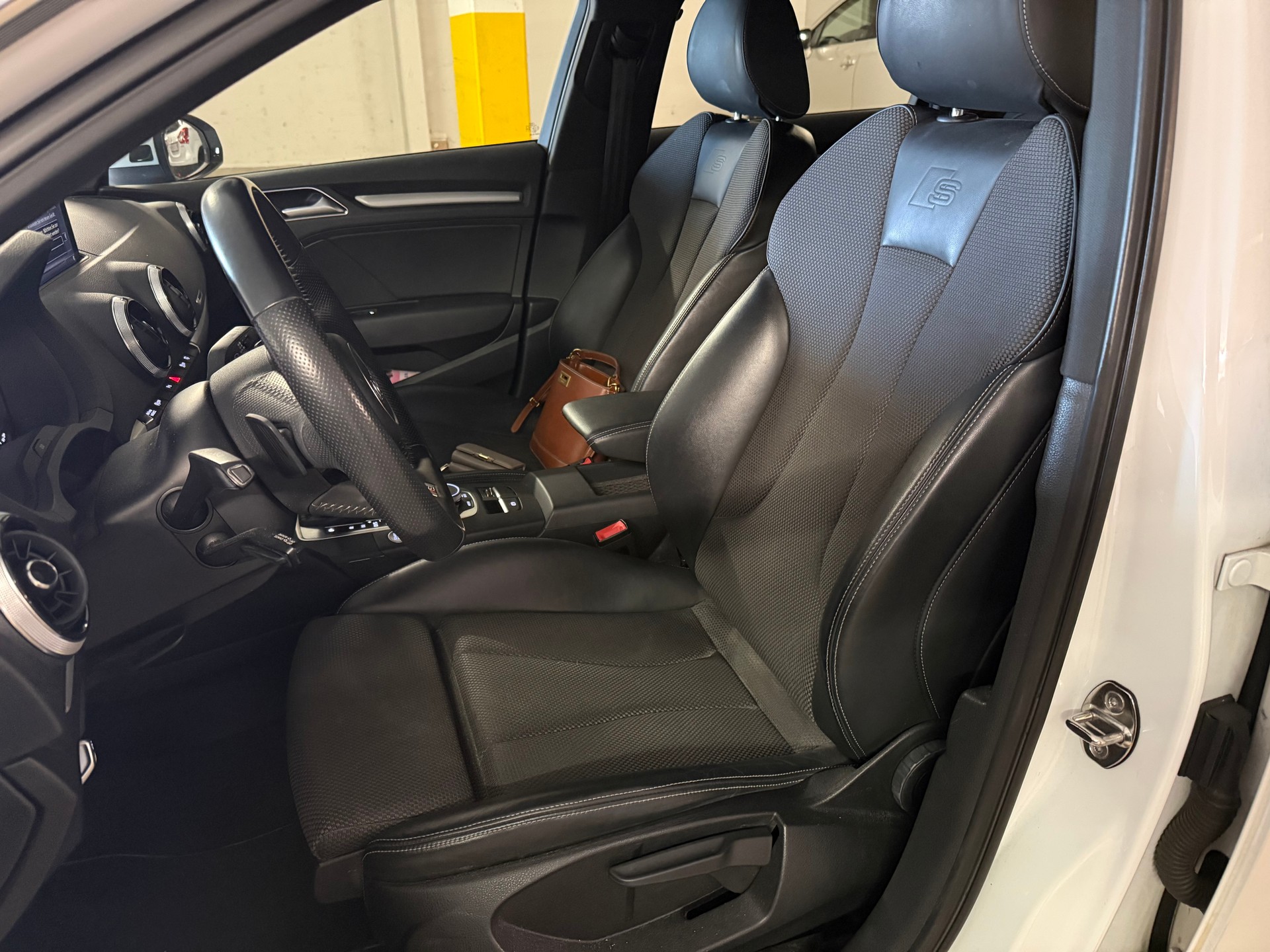 AUDI 1.5 T FSI Sport S-Tronic S-Line-image-4
