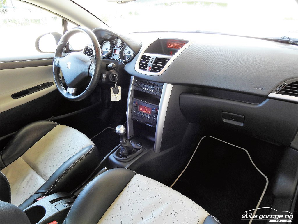 PEUGEOT 207 CC 1.6 16V Roland Garros-image-9