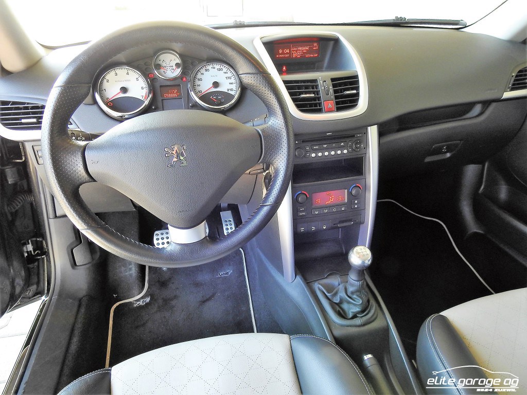 PEUGEOT 207 CC 1.6 16V Roland Garros-image-8