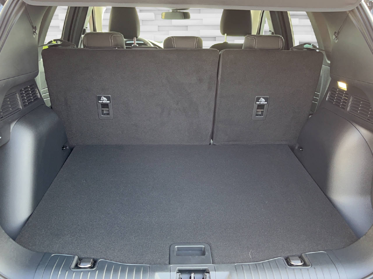 FORD Kuga 2.5 Plug-in Hybrid Titanium-image-8
