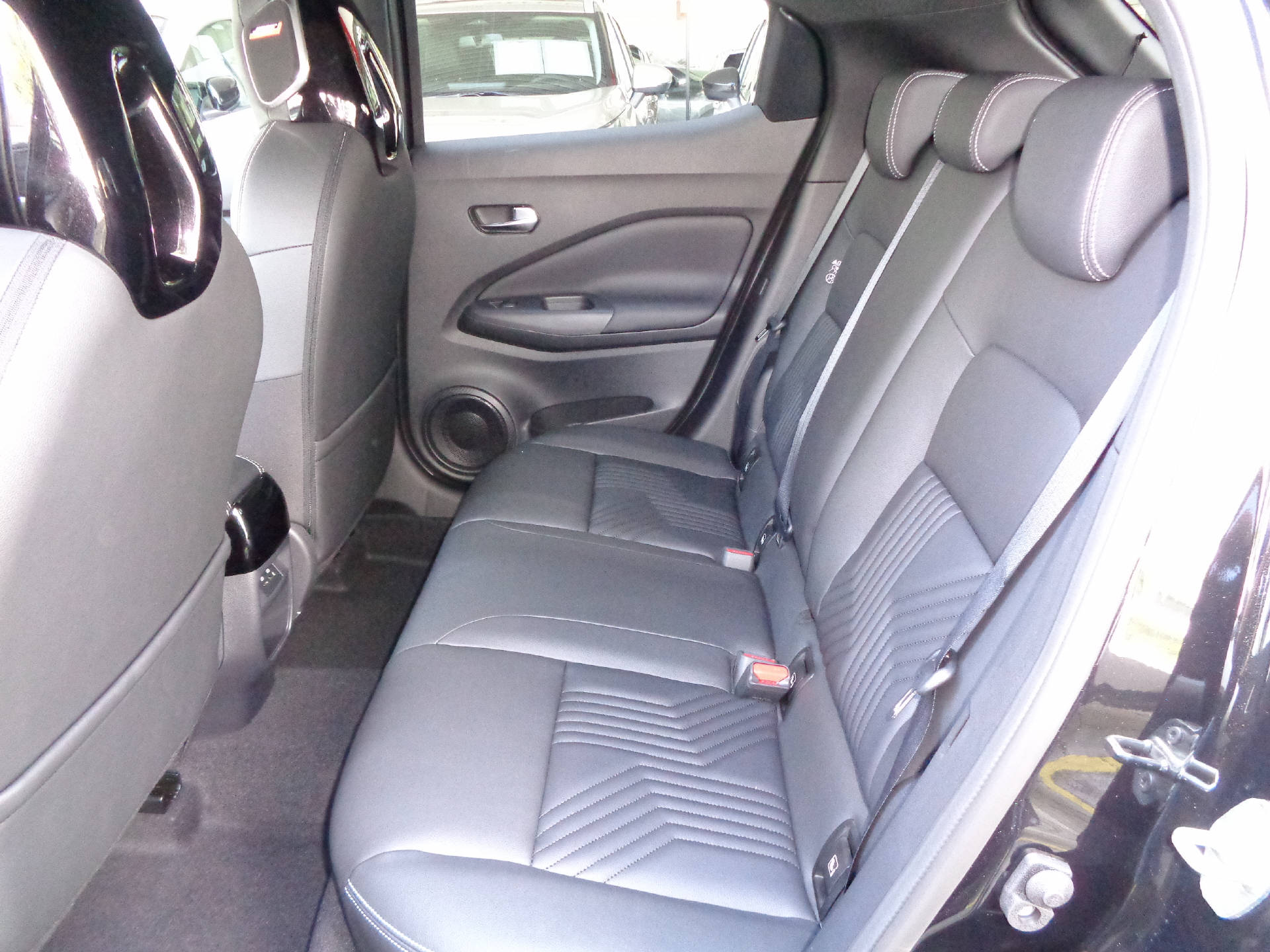 NISSAN Juke 1.6 Hybrid Tekna-image-10
