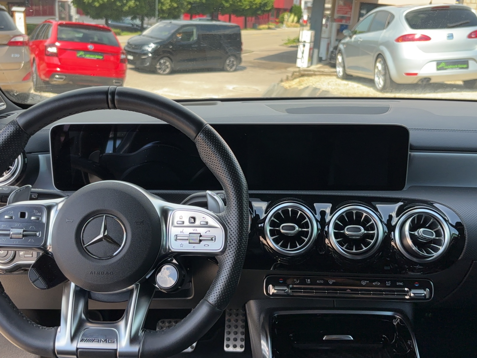 MERCEDES-BENZ A 35 AMG 4Matic Speedshift-image-5