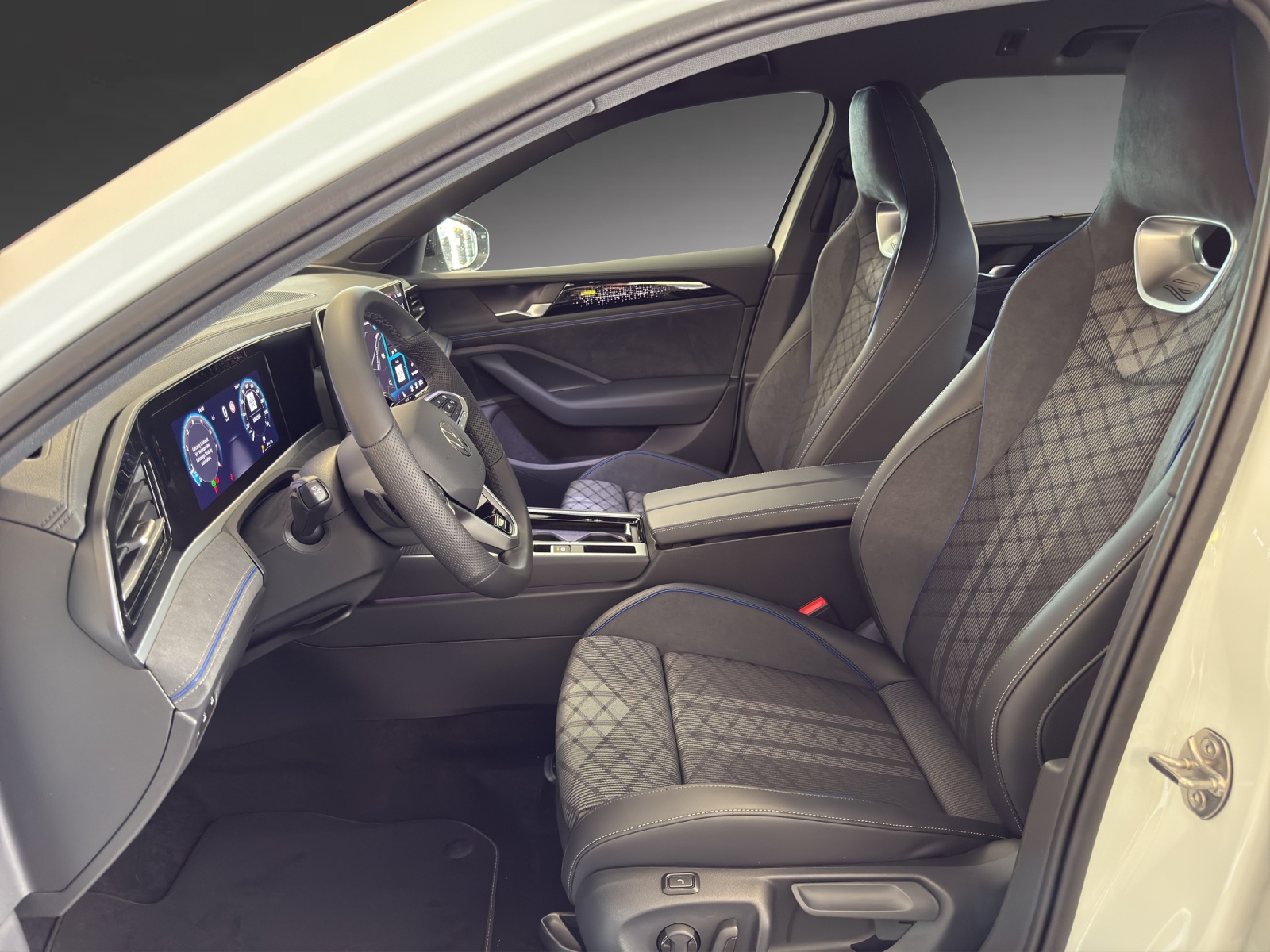 VW Passat Variant 2.0 TSI evo4 R-Line 4 Motion DSG-image-5