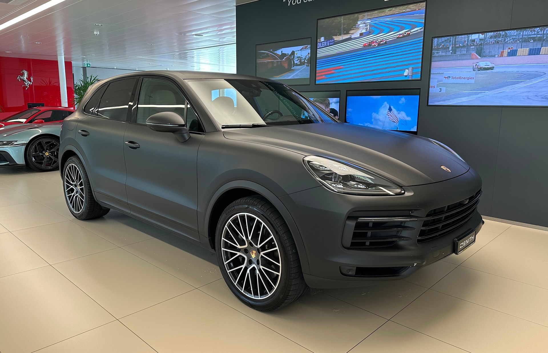 PORSCHE Cayenne S-image-2