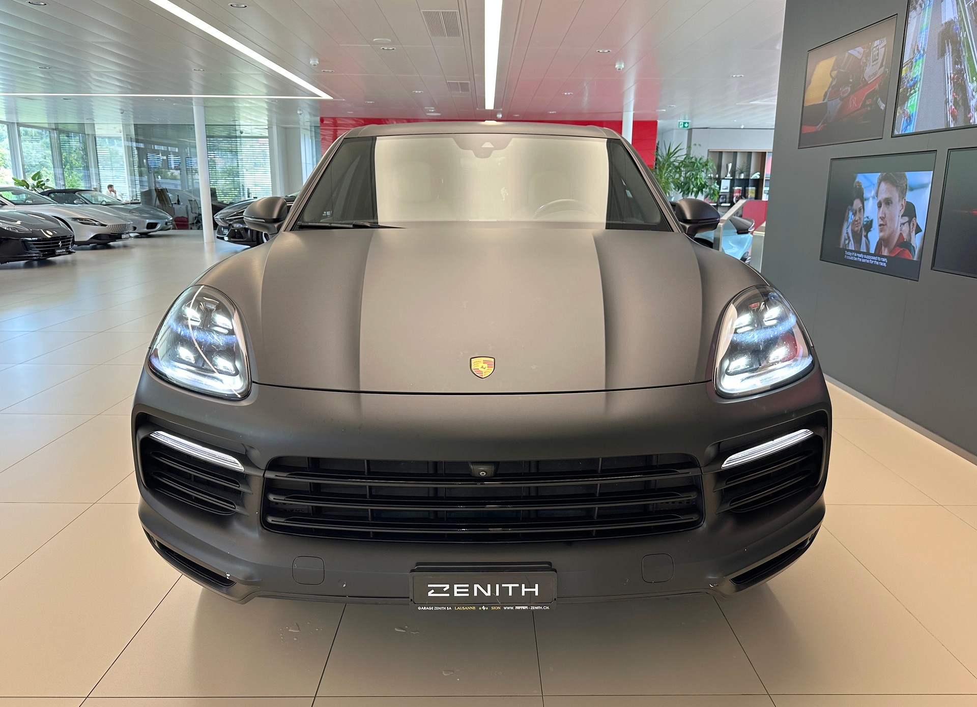 PORSCHE Cayenne S-image-1