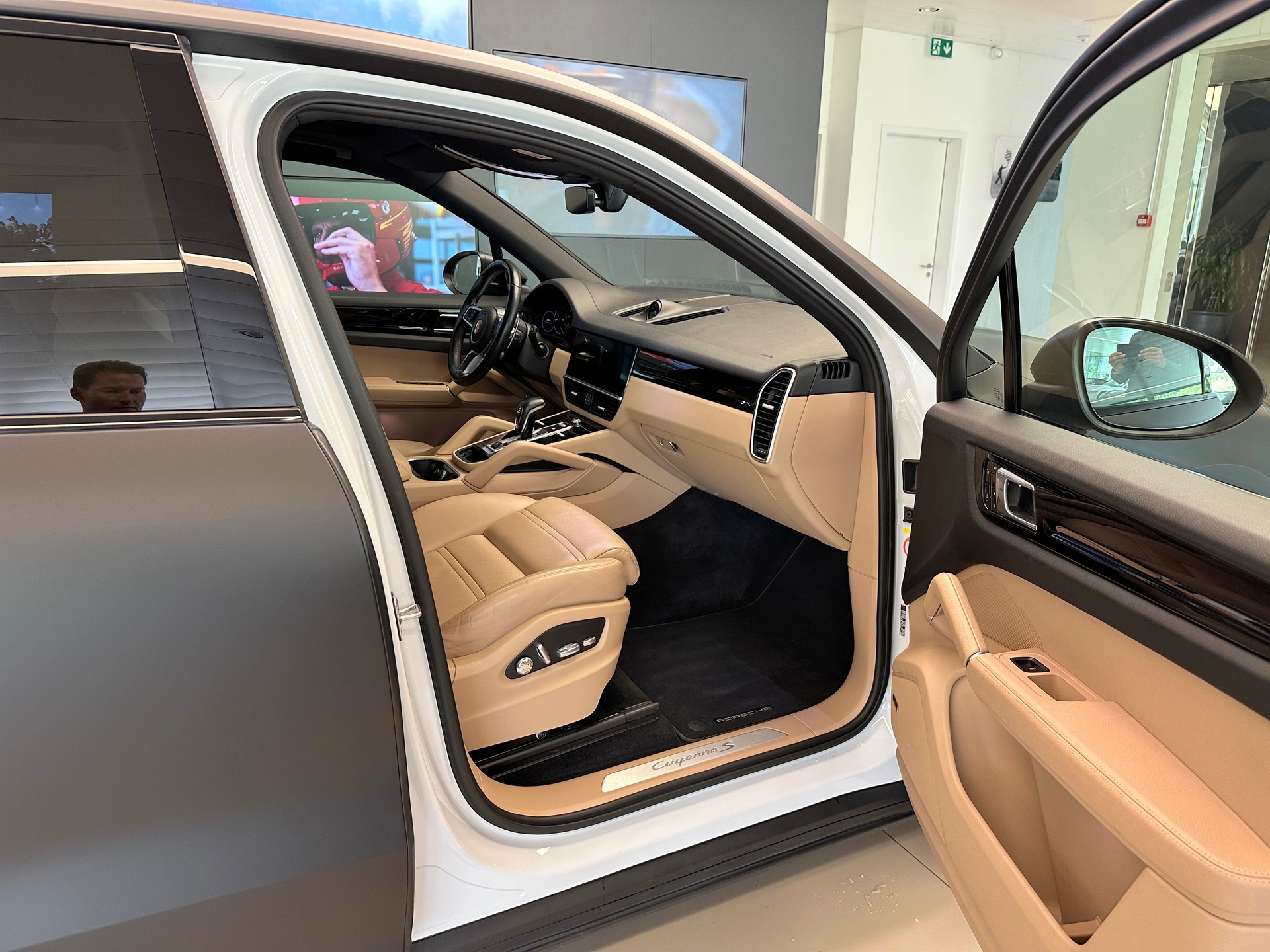 PORSCHE Cayenne S-image-8