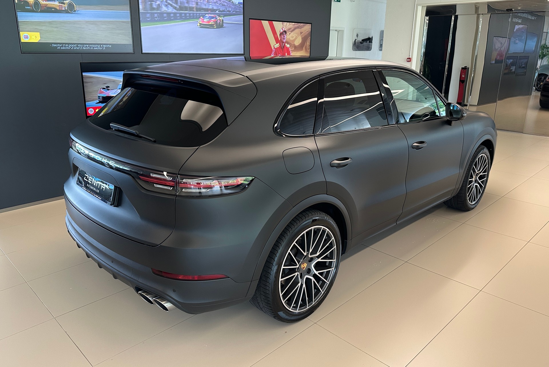 PORSCHE Cayenne S-image-4