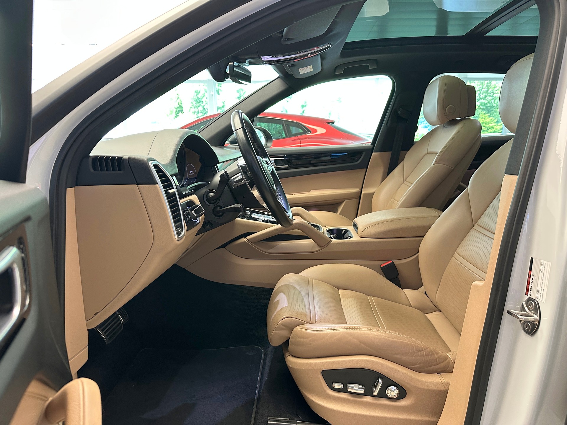 PORSCHE Cayenne S-image-12
