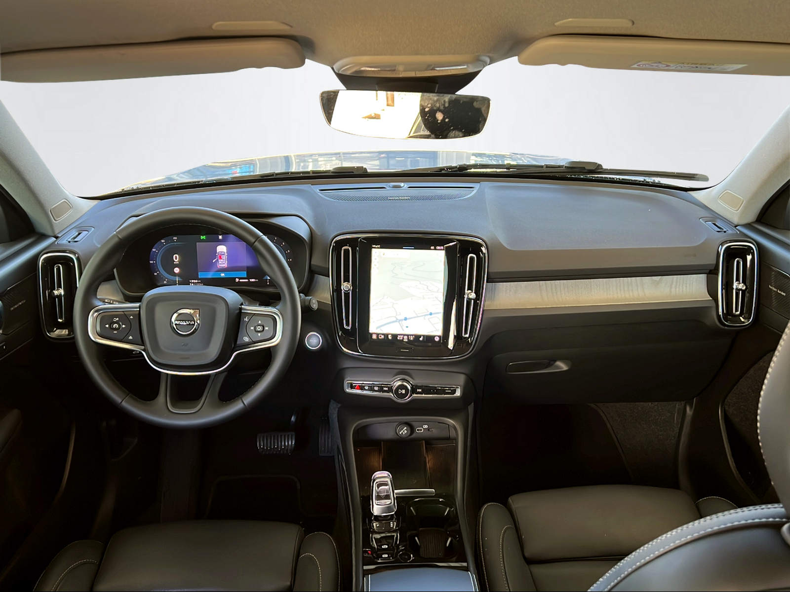 VOLVO XC40 2.0 B4 MH Plus Dark-image-11