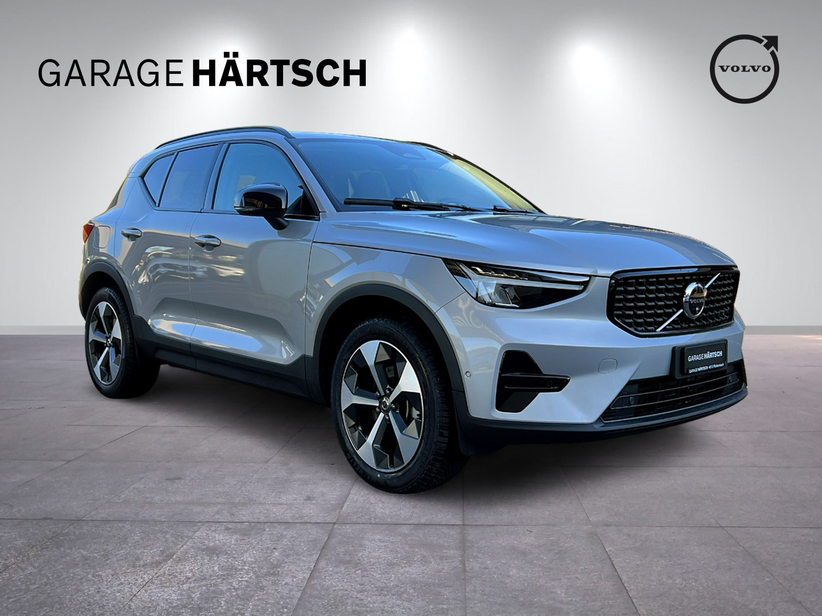 VOLVO XC40 2.0 B4 MH Plus Dark-image-8