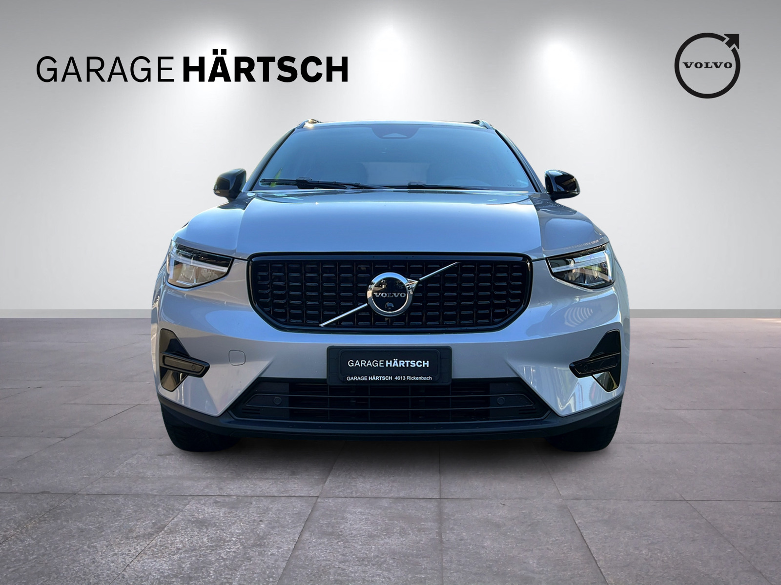 VOLVO XC40 2.0 B4 MH Plus Dark-image-9