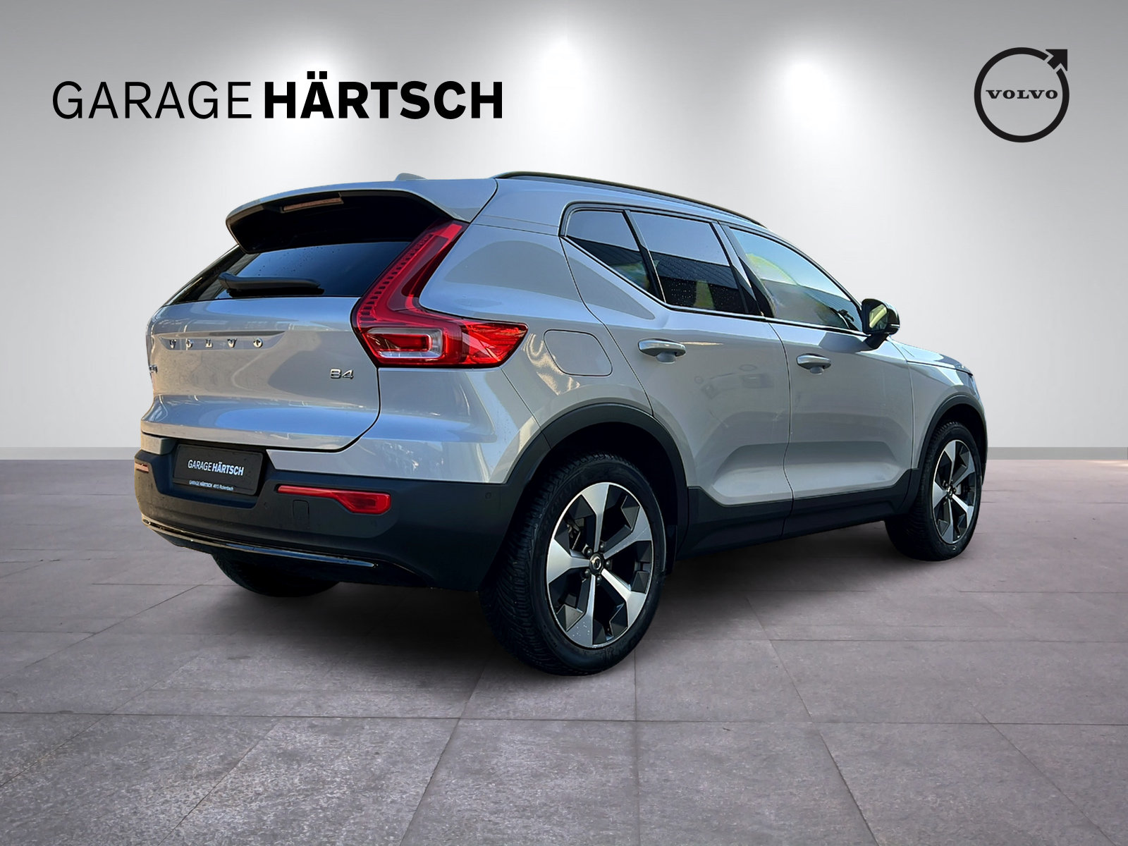 VOLVO XC40 2.0 B4 MH Plus Dark-image-6