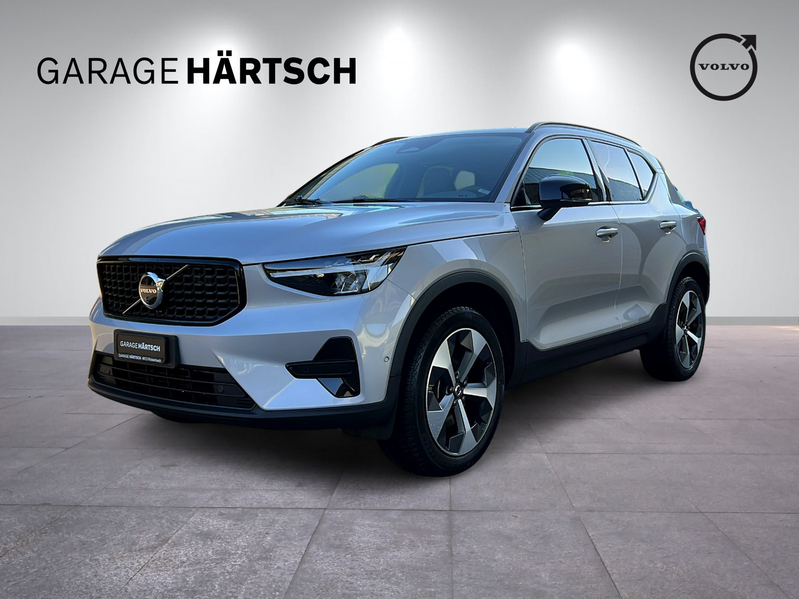 VOLVO XC40 2.0 B4 MH Plus Dark-image-0