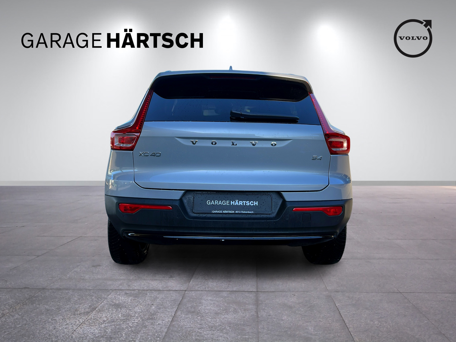 VOLVO XC40 2.0 B4 MH Plus Dark-image-4