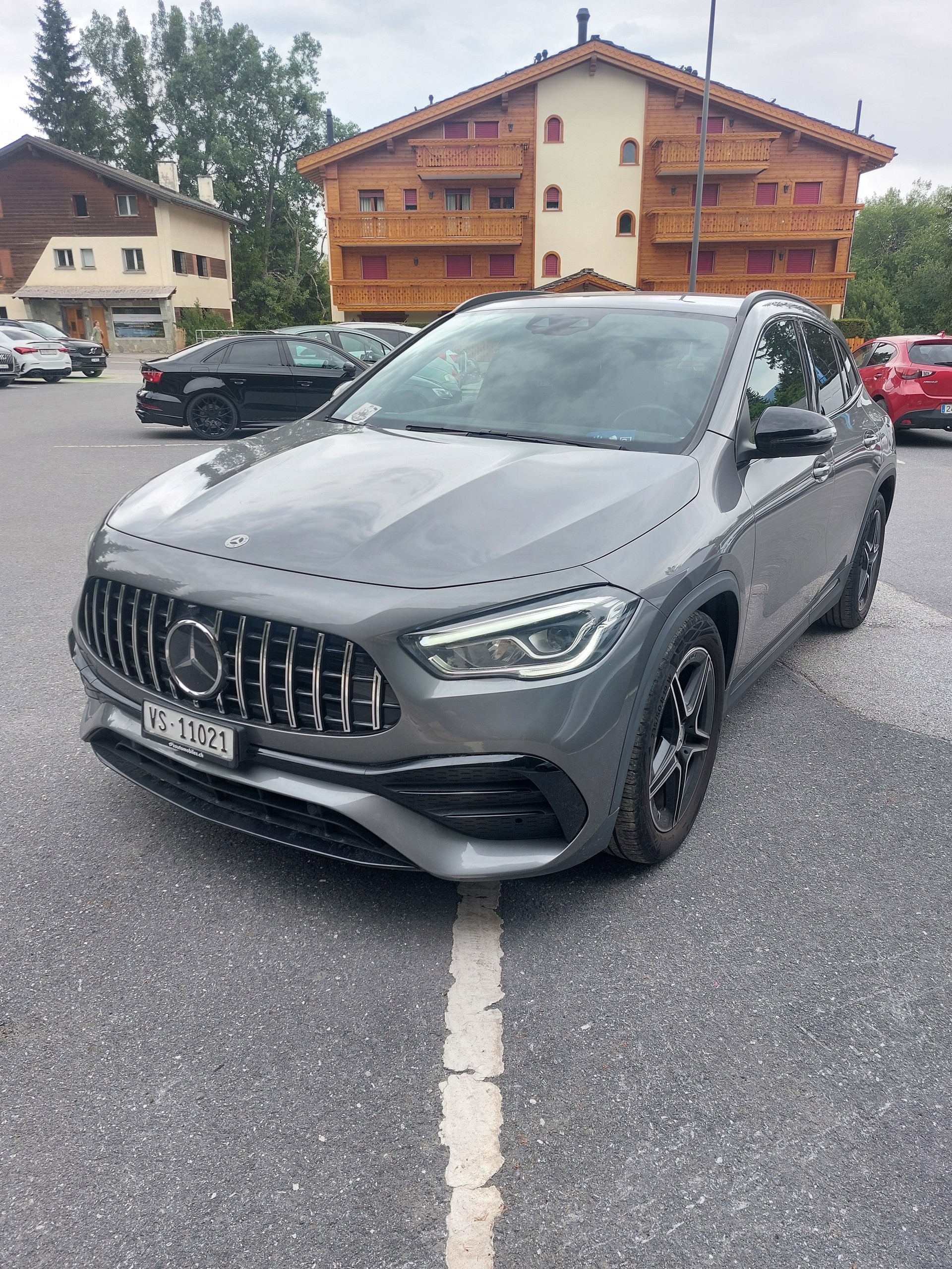 MERCEDES-BENZ GLA 220 AMG 4Matic Progressive 8G-DCT-image-0