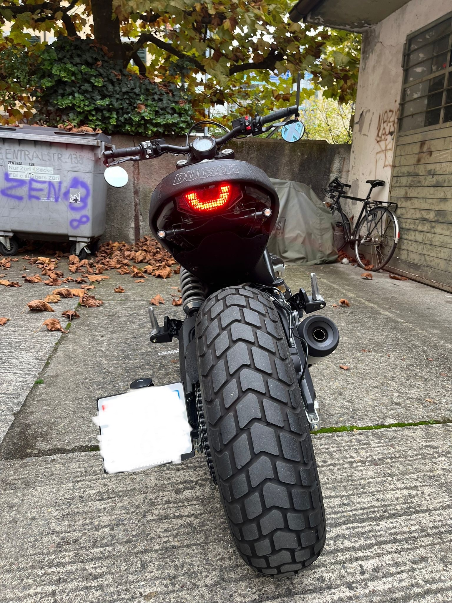 DUCATI Scrambler 803 Icon Dark-image-2