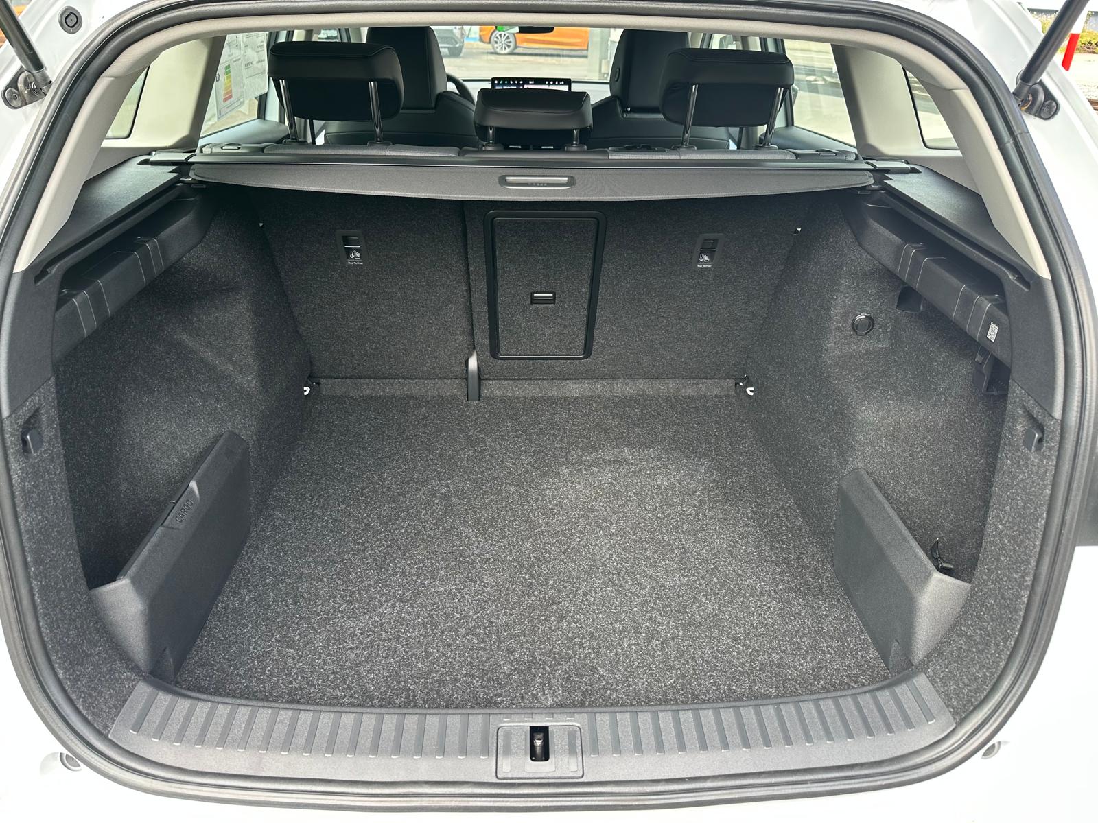 SKODA ENYAQ iV 60-image-7