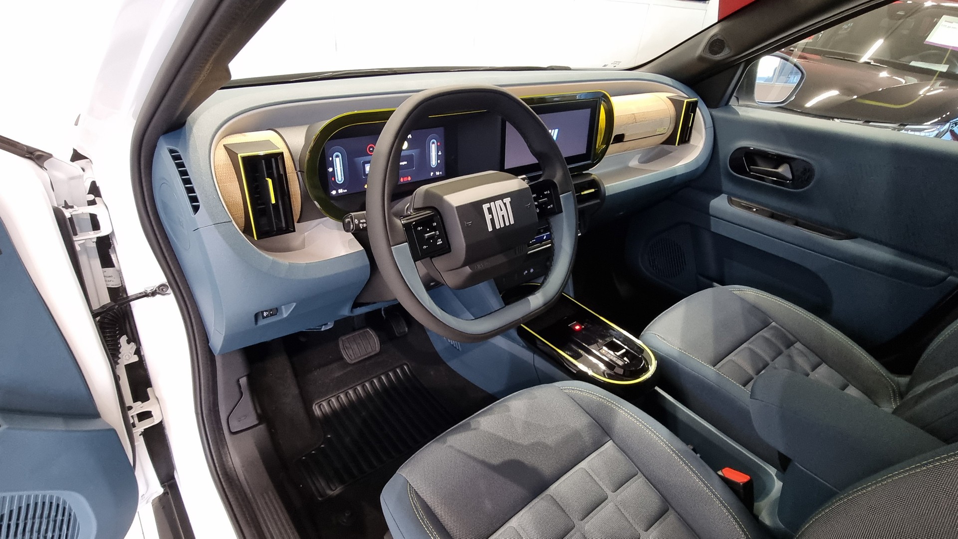 FIAT Grande Panda 1.2 Hybrid 110 PS La Prima-image-24