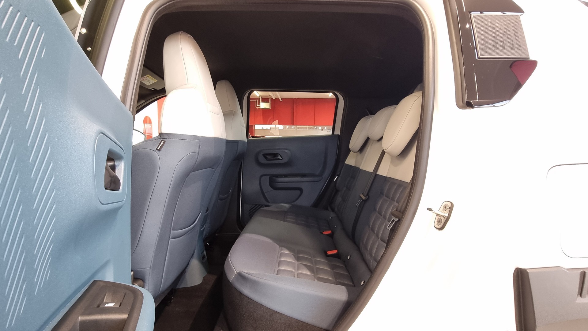 FIAT Grande Panda 1.2 Hybrid 110 PS La Prima-image-22