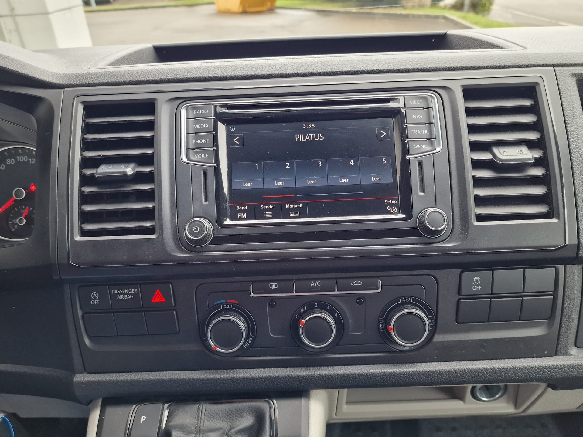 VW T6 2.0 TDI 4Motion DSG-image-10
